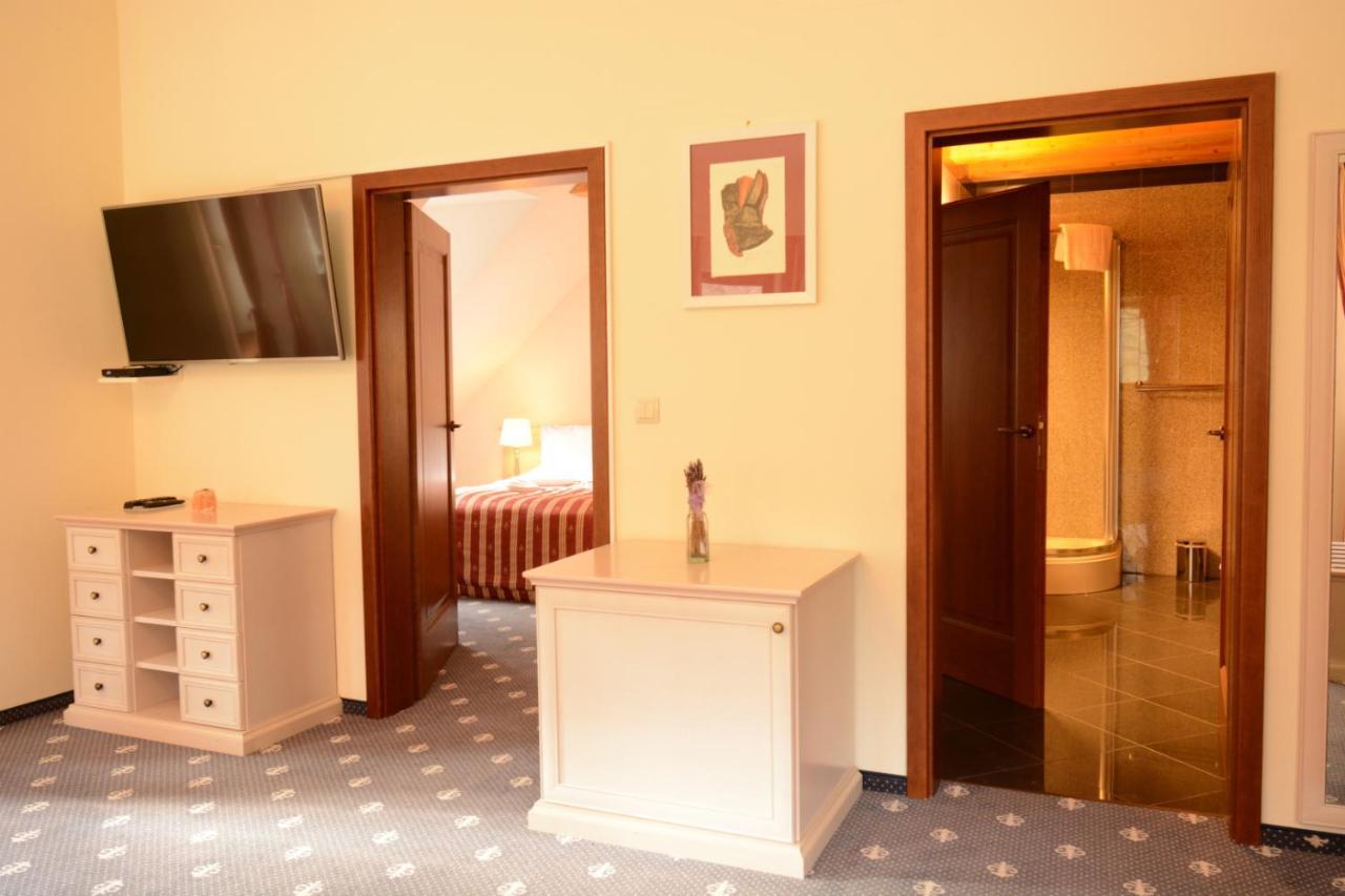Hotel Hradna Brana Bratislava Buitenkant foto