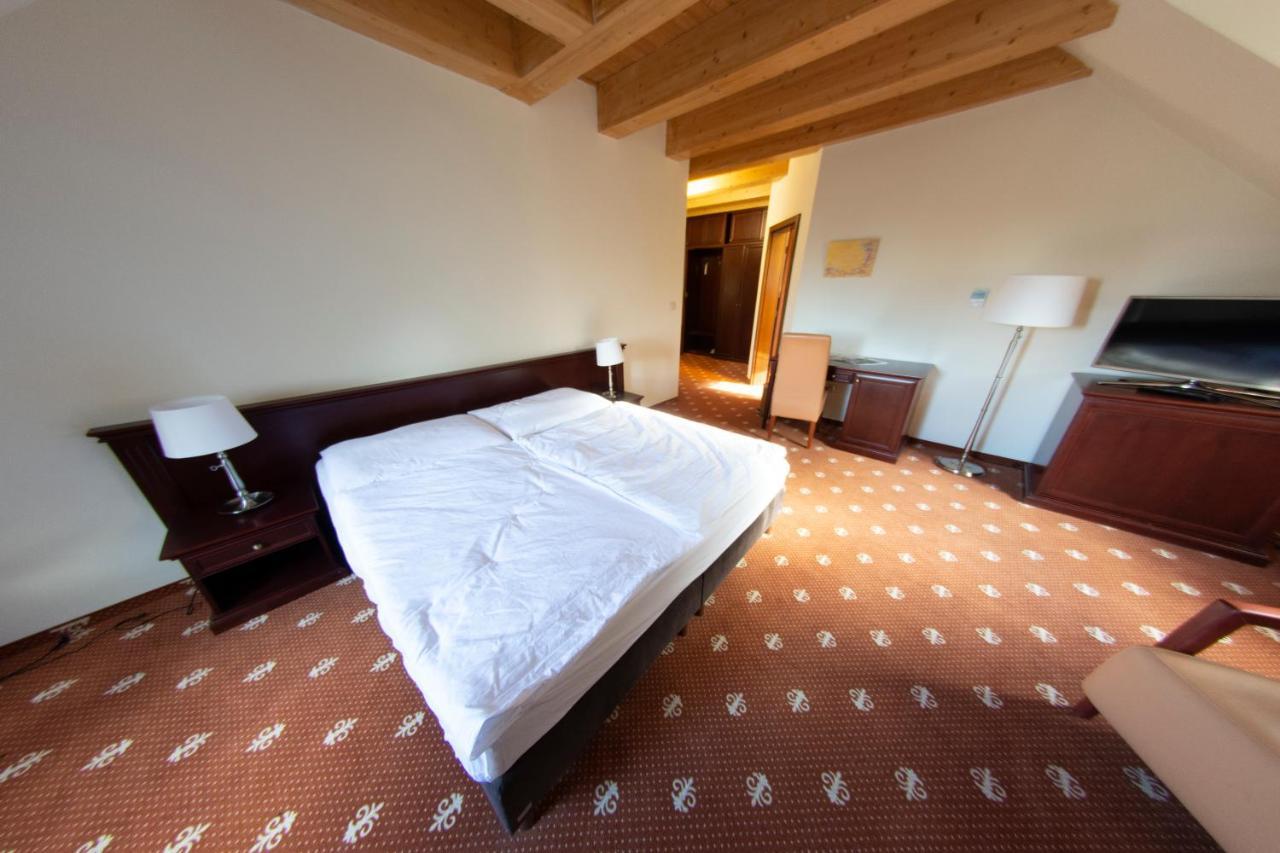Hotel Hradna Brana Bratislava Buitenkant foto