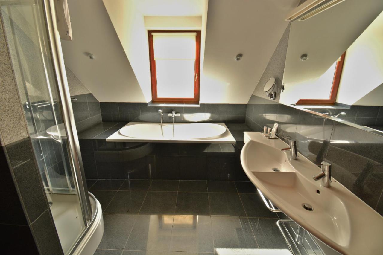 Hotel Hradna Brana Bratislava Buitenkant foto