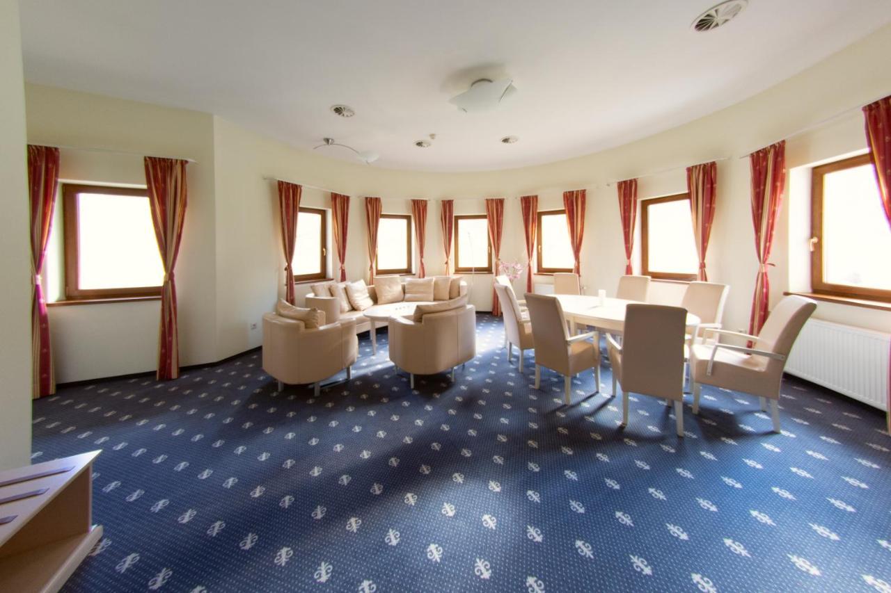 Hotel Hradna Brana Bratislava Buitenkant foto
