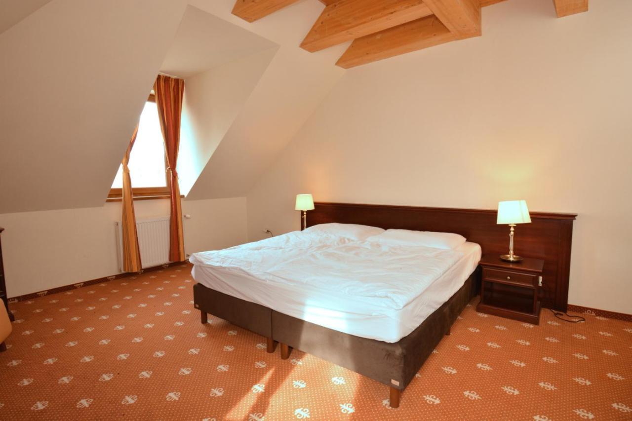 Hotel Hradna Brana Bratislava Buitenkant foto
